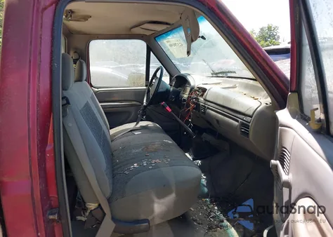 1995 Ford F150 z USA, uszkodzony, nr VIN 1FTEF15YXSNA97853